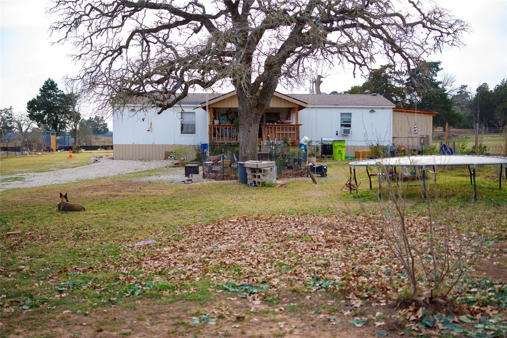 155 Arbuckle RD, Elgin, TX 78621