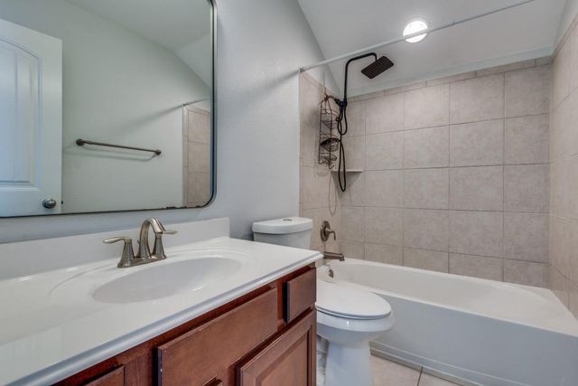 628 Bottle Brush DR, Kyle, TX 78640