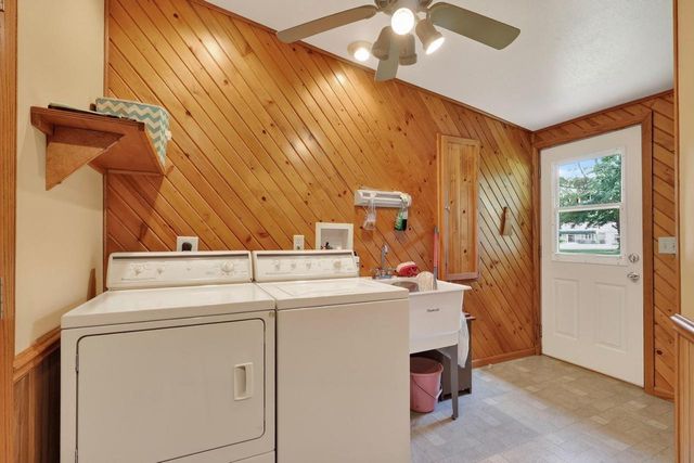 1060 LAKEWOOD LANE, Wisconsin Rapids, WI 54494