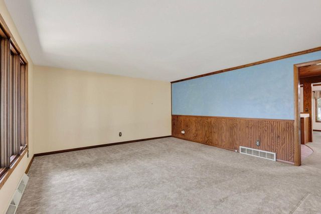 1060 LAKEWOOD LANE, Wisconsin Rapids, WI 54494