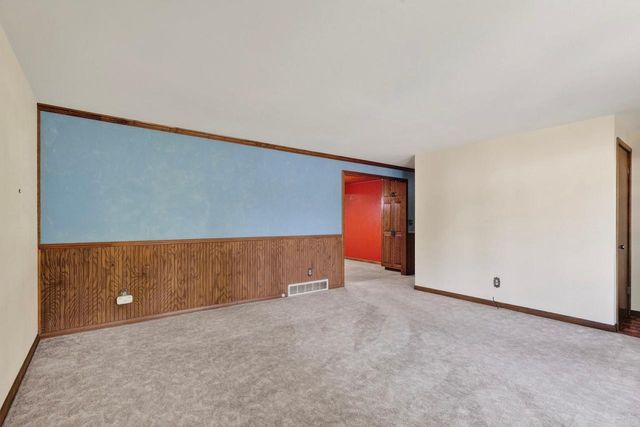 1060 LAKEWOOD LANE, Wisconsin Rapids, WI 54494