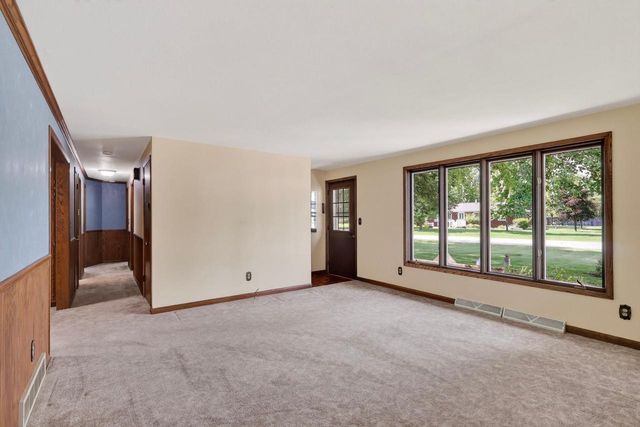 1060 LAKEWOOD LANE, Wisconsin Rapids, WI 54494
