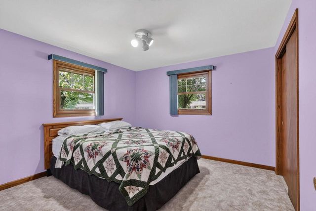 1060 LAKEWOOD LANE, Wisconsin Rapids, WI 54494