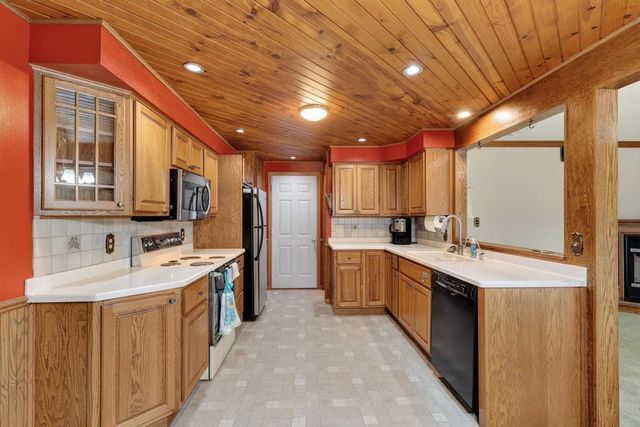 1060 LAKEWOOD LANE, Wisconsin Rapids, WI 54494