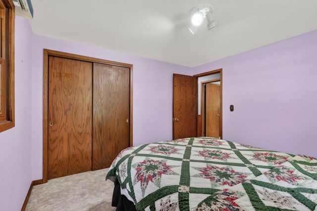 1060 LAKEWOOD LANE, Wisconsin Rapids, WI 54494