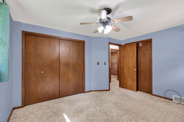 1060 LAKEWOOD LANE, Wisconsin Rapids, WI 54494