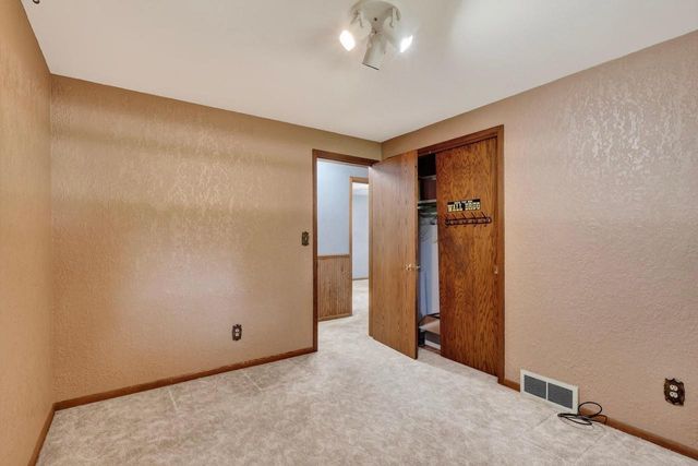 1060 LAKEWOOD LANE, Wisconsin Rapids, WI 54494