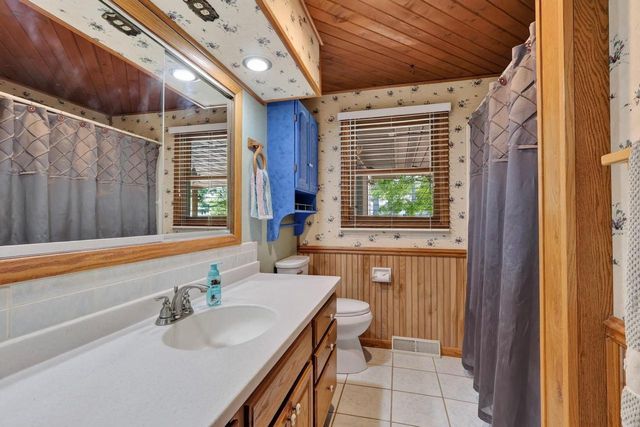 1060 LAKEWOOD LANE, Wisconsin Rapids, WI 54494