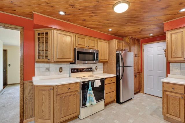 1060 LAKEWOOD LANE, Wisconsin Rapids, WI 54494