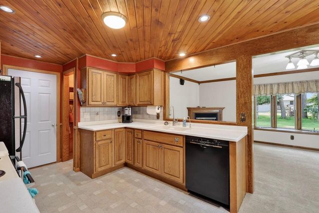 1060 LAKEWOOD LANE, Wisconsin Rapids, WI 54494