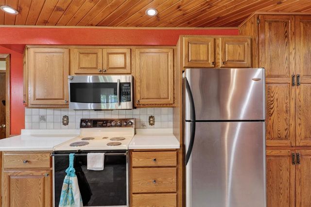 1060 LAKEWOOD LANE, Wisconsin Rapids, WI 54494