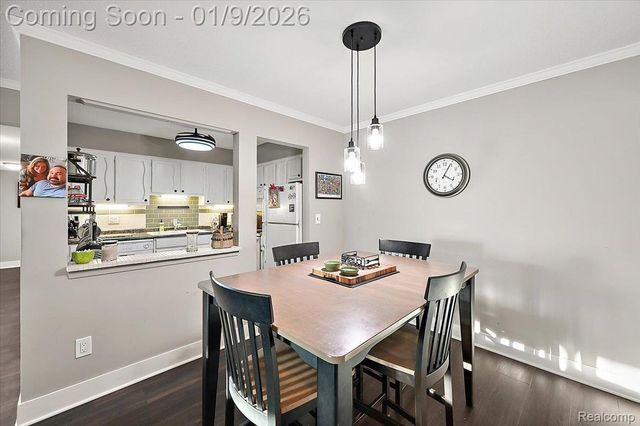 35962 Ann Arbor Trail 206, Livonia, MI 48150