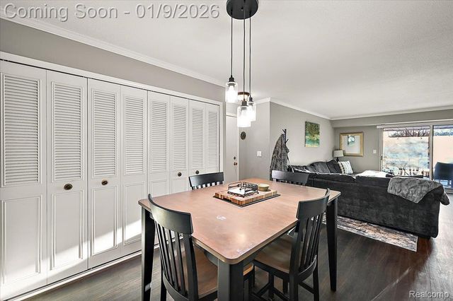 35962 Ann Arbor Trail 206, Livonia, MI 48150