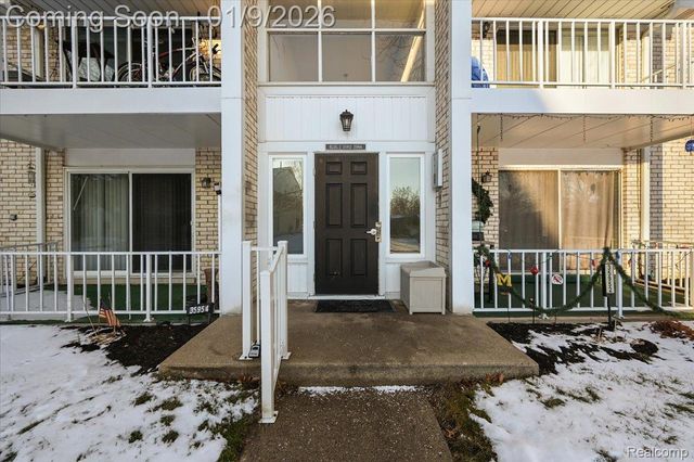 35962 Ann Arbor Trail 206, Livonia, MI 48150