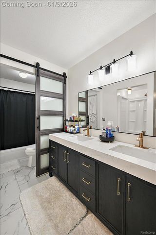 35962 Ann Arbor Trail 206, Livonia, MI 48150