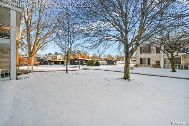 35962 Ann Arbor Trail 206, Livonia, MI 48150