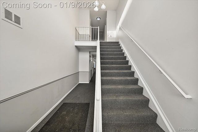 35962 Ann Arbor Trail 206, Livonia, MI 48150