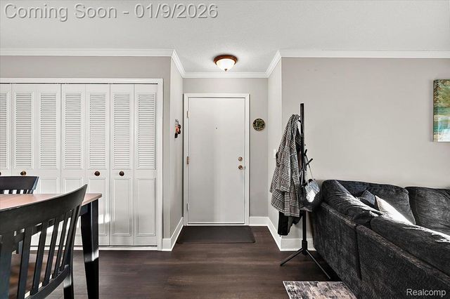 35962 Ann Arbor Trail 206, Livonia, MI 48150