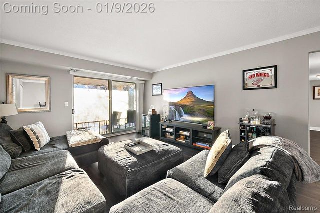 35962 Ann Arbor Trail 206, Livonia, MI 48150