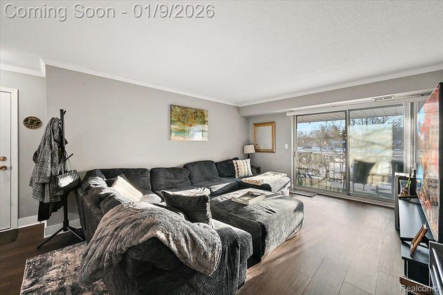 35962 Ann Arbor Trail 206, Livonia, MI 48150