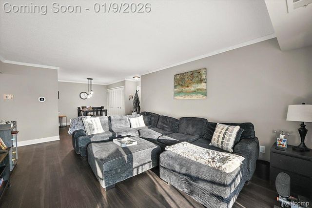 35962 Ann Arbor Trail 206, Livonia, MI 48150