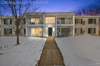 35962 Ann Arbor Trail 206, Livonia, MI 48150