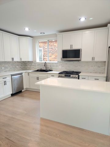 8816 S Laflin Street, Chicago, IL 60620