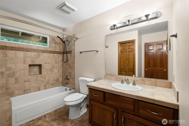 8937 Genesis Lane SE, Port Orchard, WA 98367