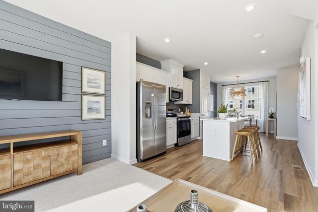 435 PRESIDENTS POINTE AVE, Ranson, WV 25438