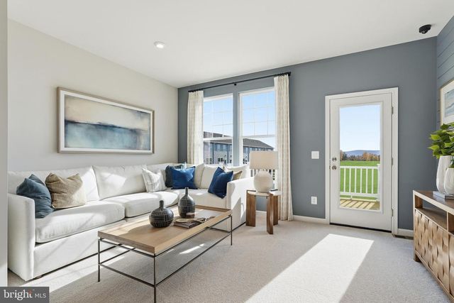 435 PRESIDENTS POINTE AVE, Ranson, WV 25438