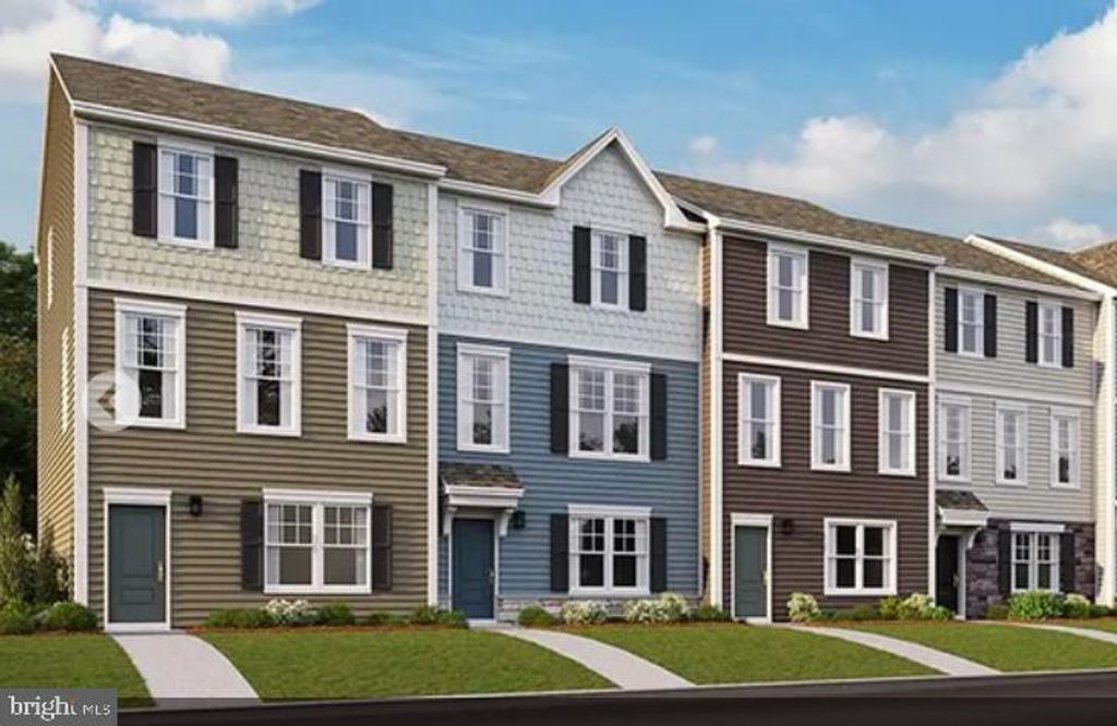 435 PRESIDENTS POINTE AVE, Ranson, WV 25438