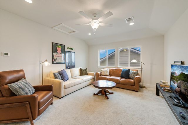 125 Broken Oak DR, Liberty Hill, TX 78642