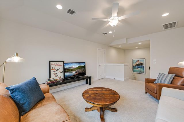 125 Broken Oak DR, Liberty Hill, TX 78642