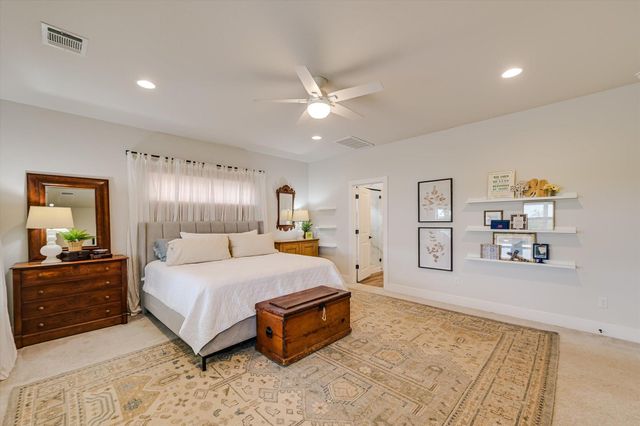 125 Broken Oak DR, Liberty Hill, TX 78642