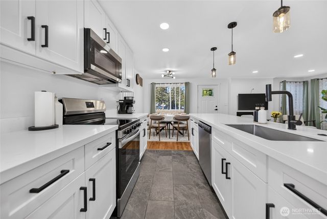 233 S 301st Street, Federal Way, WA 98003