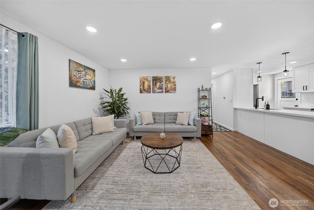 233 S 301st Street, Federal Way, WA 98003