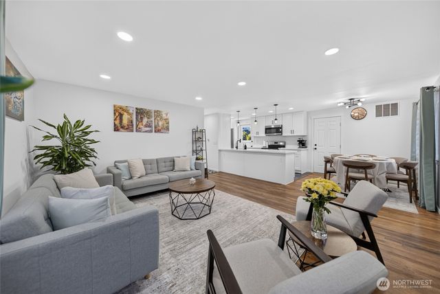 233 S 301st Street, Federal Way, WA 98003