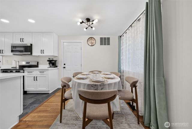 233 S 301st Street, Federal Way, WA 98003