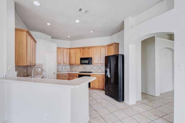 5504 Thornberry Drive, Fort Worth, TX 76137