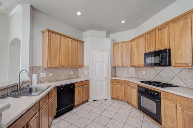 5504 Thornberry Drive, Fort Worth, TX 76137