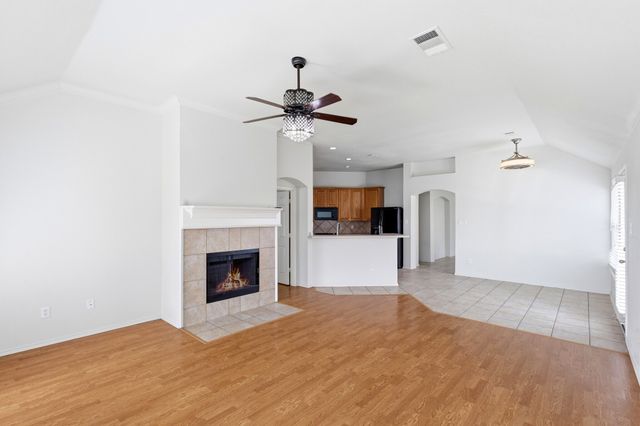 5504 Thornberry Drive, Fort Worth, TX 76137