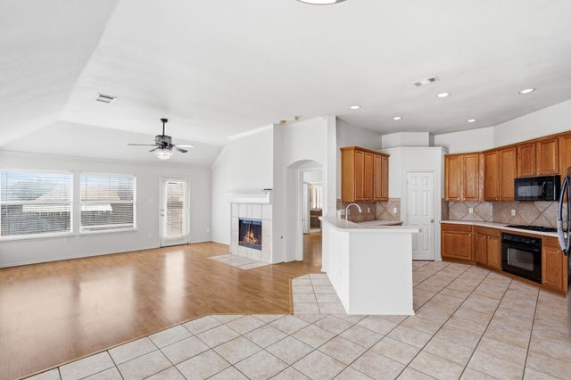 5504 Thornberry Drive, Fort Worth, TX 76137