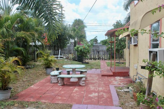 519 N J Street 1, Lake Worth Beach, FL 33460