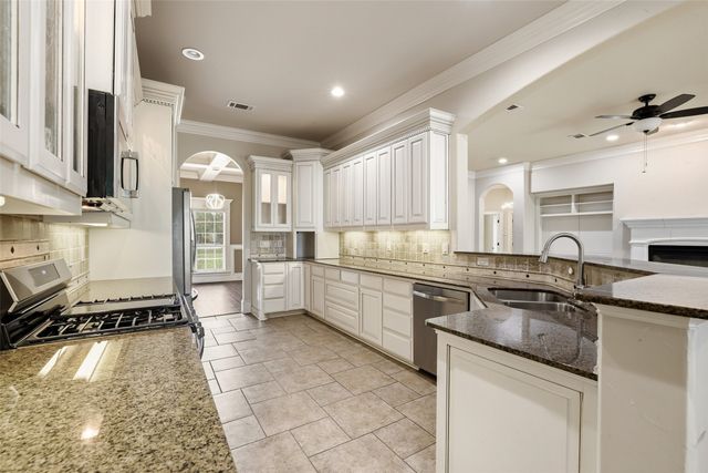 408 Seasons West, Sherman, TX 75092