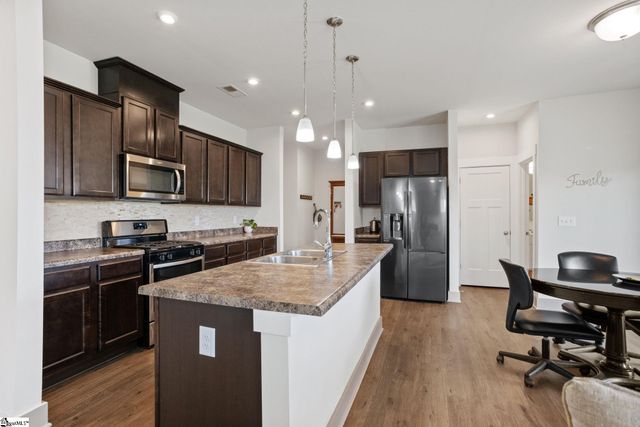 105 Jones Peak Drive, Simpsonville, SC 29681