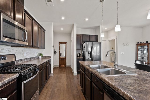 105 Jones Peak Drive, Simpsonville, SC 29681