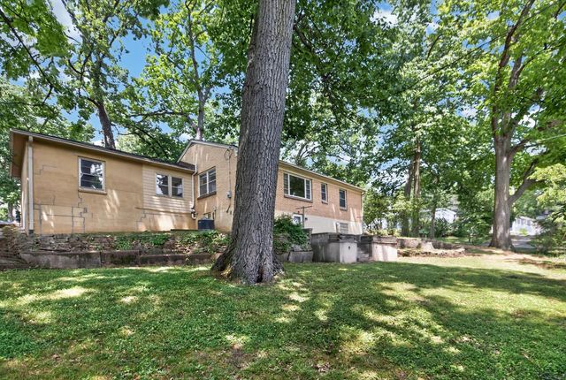 11605 W Mount Vernon AVENUE, Wauwatosa, WI 53226