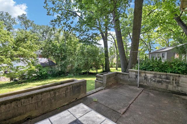 11605 W Mount Vernon AVENUE, Wauwatosa, WI 53226