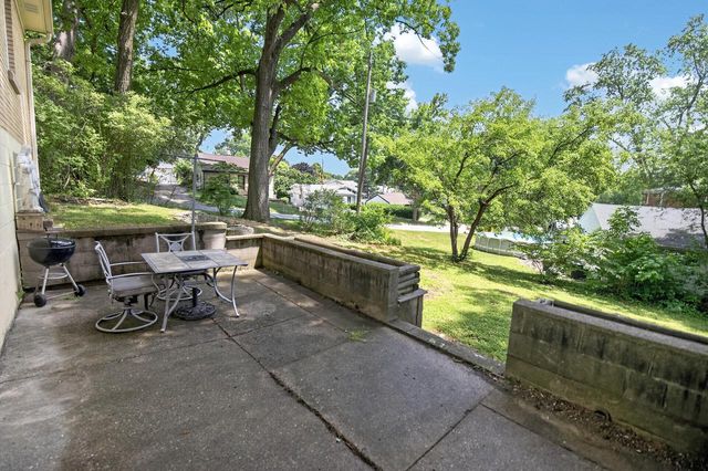 11605 W Mount Vernon AVENUE, Wauwatosa, WI 53226