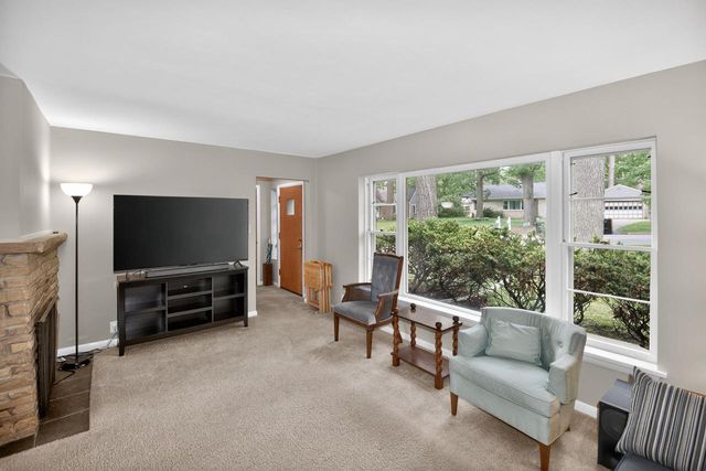 11605 W Mount Vernon AVENUE, Wauwatosa, WI 53226